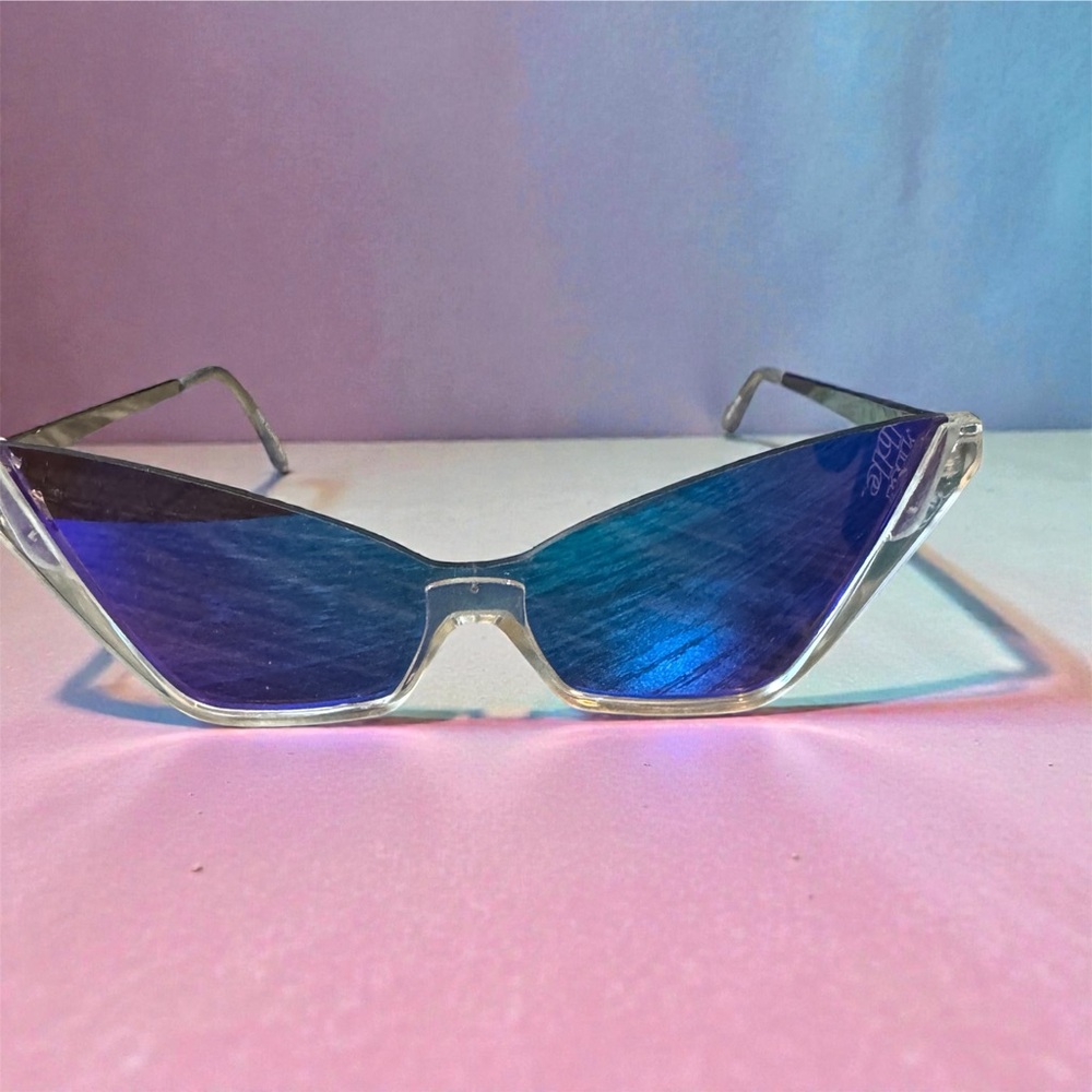 Stylish Fluorescent CatEye Sunglasses